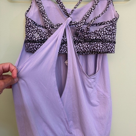 LULULEMON Nouveau No Limits Purple
Workout/Gym Tank Top w/Built in bra size 4 - Picture 6 of 8